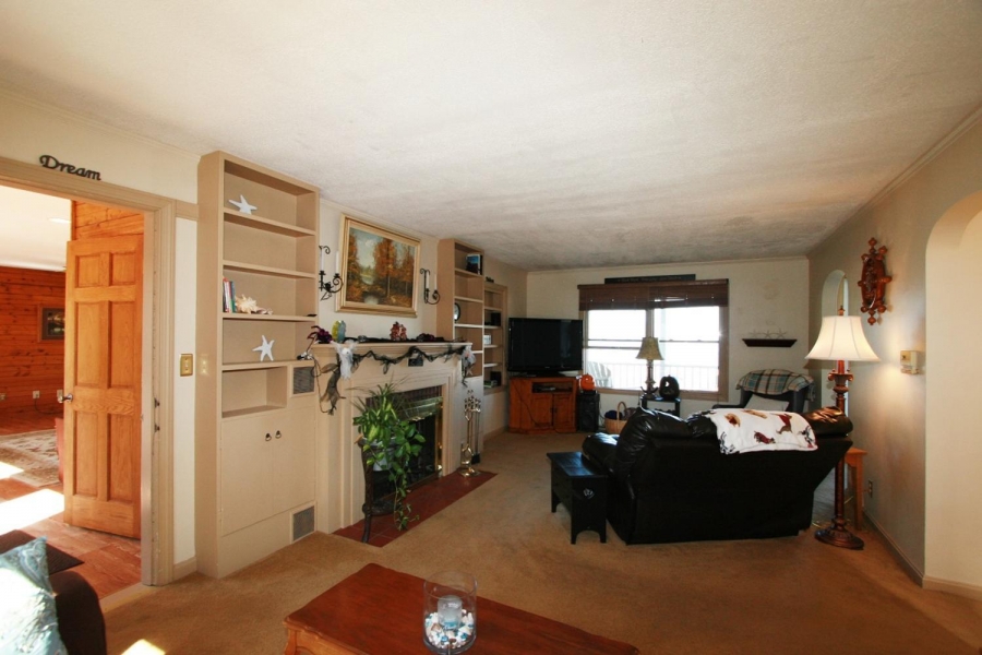 Cedar Point for 440,000 Lake Erie House of the Week Rock The Lake